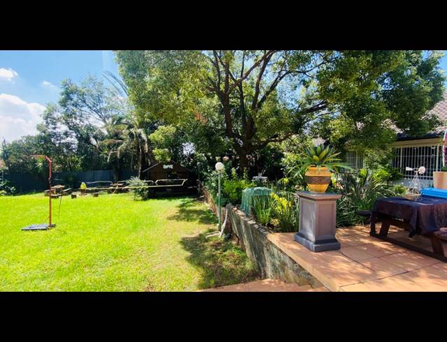 4 BEDROOM FREEHOLD FOR SALE IN ALBERANTE